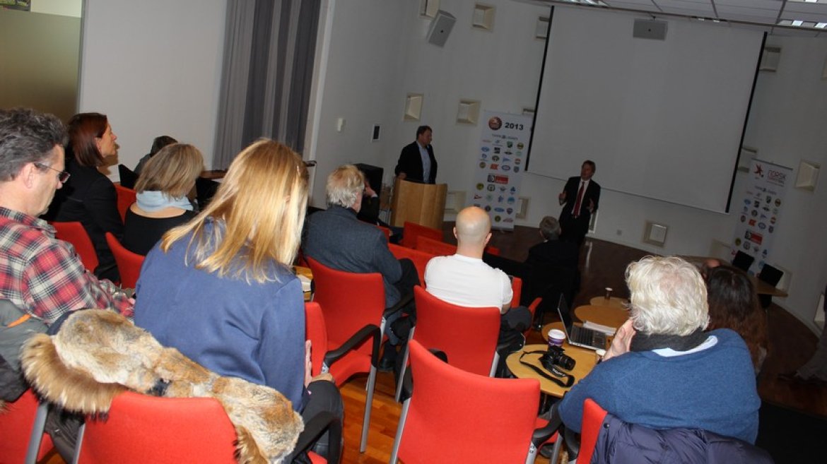 Pressekonferanse trådløs stadion