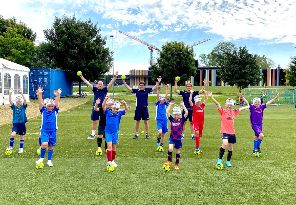 Barna på Nadderud gleder seg til å hilse på den nye maskoten.