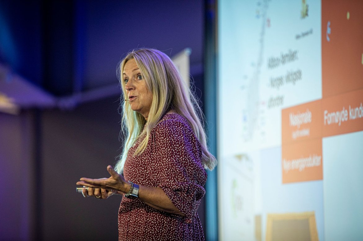 Torli Nag fra Lyse holdt et inspirerende innlegg om omstilling, bærekraft og innovasjon