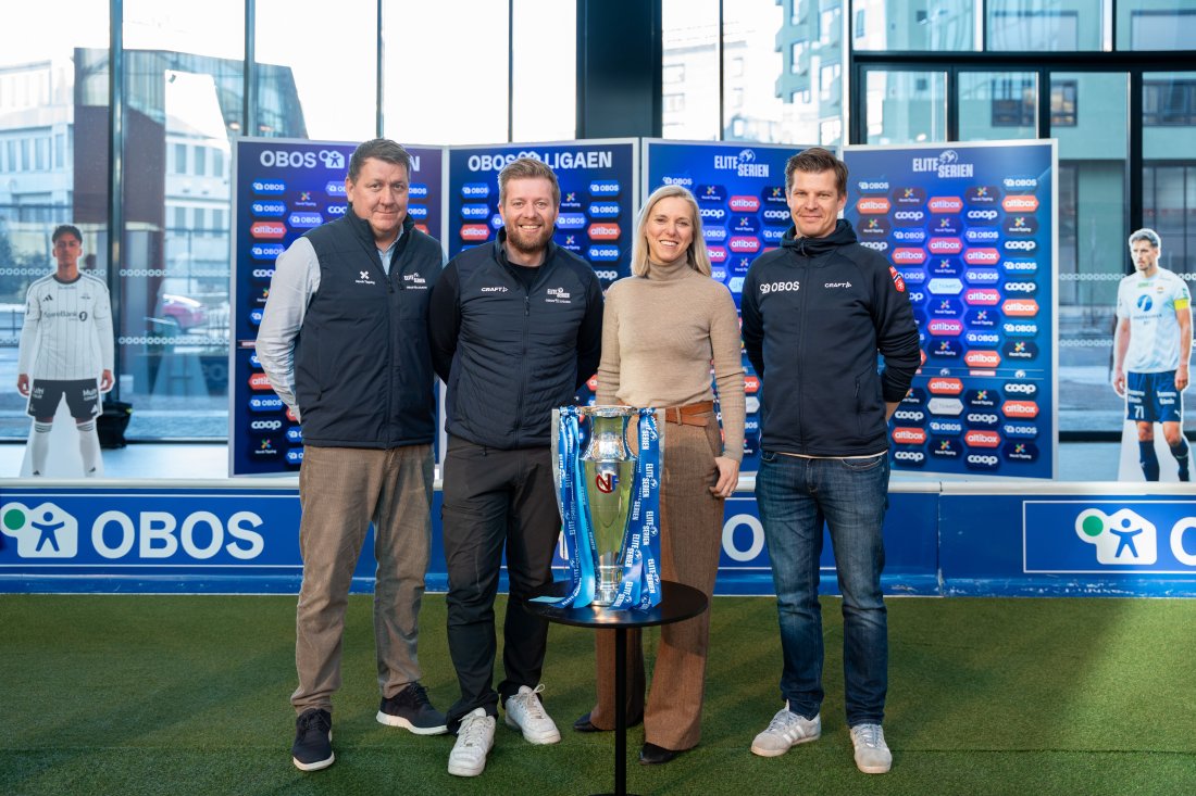 F.v.: Pål Breen, kommersiell leder og Jens Haugland, administrerende direktør, i Norsk Toppfotball. Marianne Gjertsen Ebbesen, konsernsjef, og Rasmus Aarflot, sponsorsjef, i OBOS.